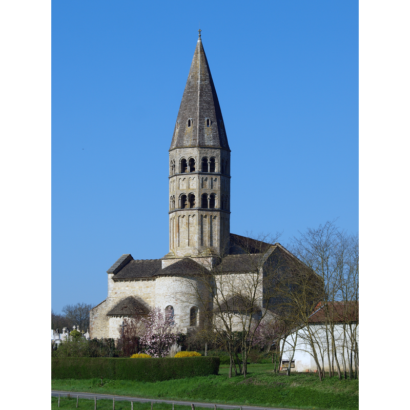 Source caption: "Église Saint-André de Saint-André-de-Bâgé (Ain, France)"