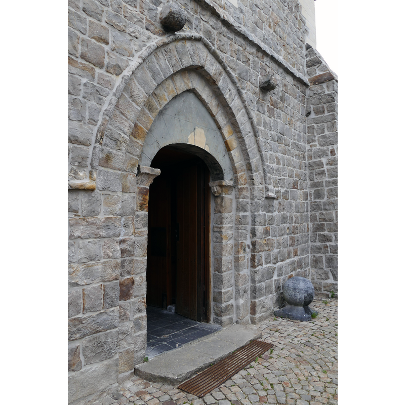 Source caption: "L'église Saint-Géry à Maing (Nord, Hauts-de-France, France)."