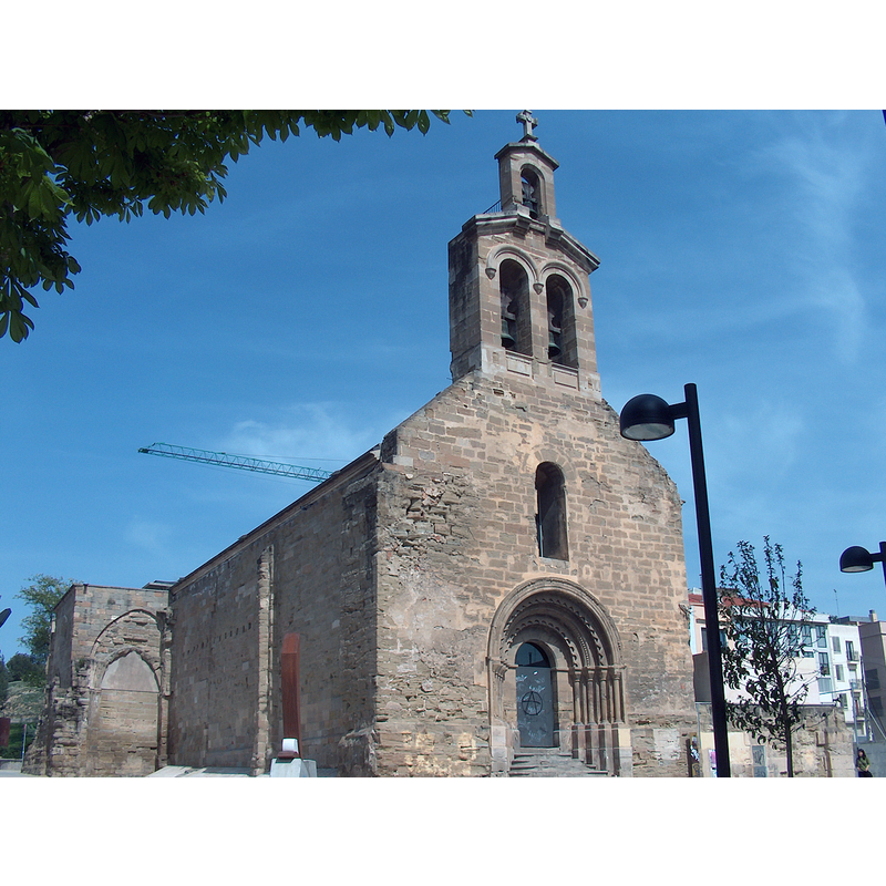 Source caption: "Igreja de San Martín em Lérida, Espanha." -- the west portal was originally in the old church of Santiago of Tormillo, Peralta de Alcofea, Huesca, Spain; Bishop Messeguer of Lerida bought it for 375 pesetas in 1893 and had it installed in the church of San Martin, Lerida.