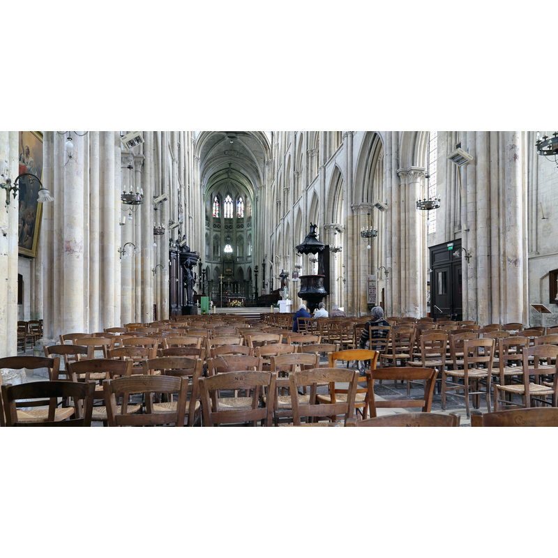 Source caption: "Eu (departement van de Seine-Maritime, Frankrijk): interieur van de kapittelkerk Onze-Lieve-Vrouw en Sint-Laurentius / Eu (Seine-Maritime department, France): interior of Notre-Dame and Saint-Laurent church / Eu (département de la Seine-Maritime, France): vue intérieure de la collégiale Notre-Dame et Saint-Laurent