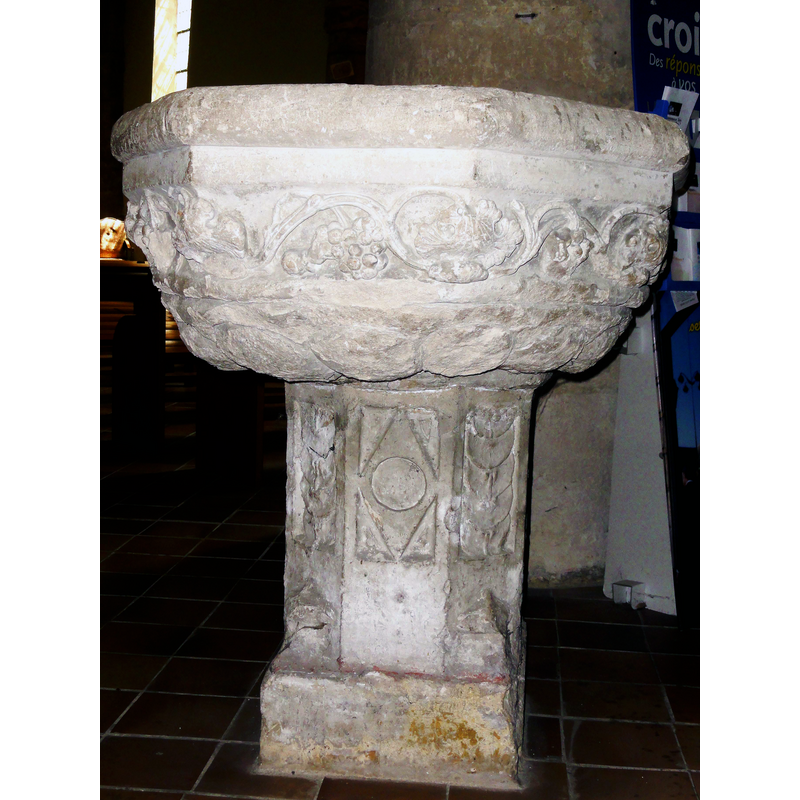 Source caption: "Montsoult (95), église Saint-Sulpice, fonts baptismaux"