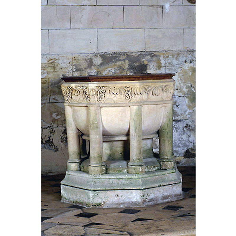 Source caption: "Fonts baptismaux (cuve baptismale à infusion)"