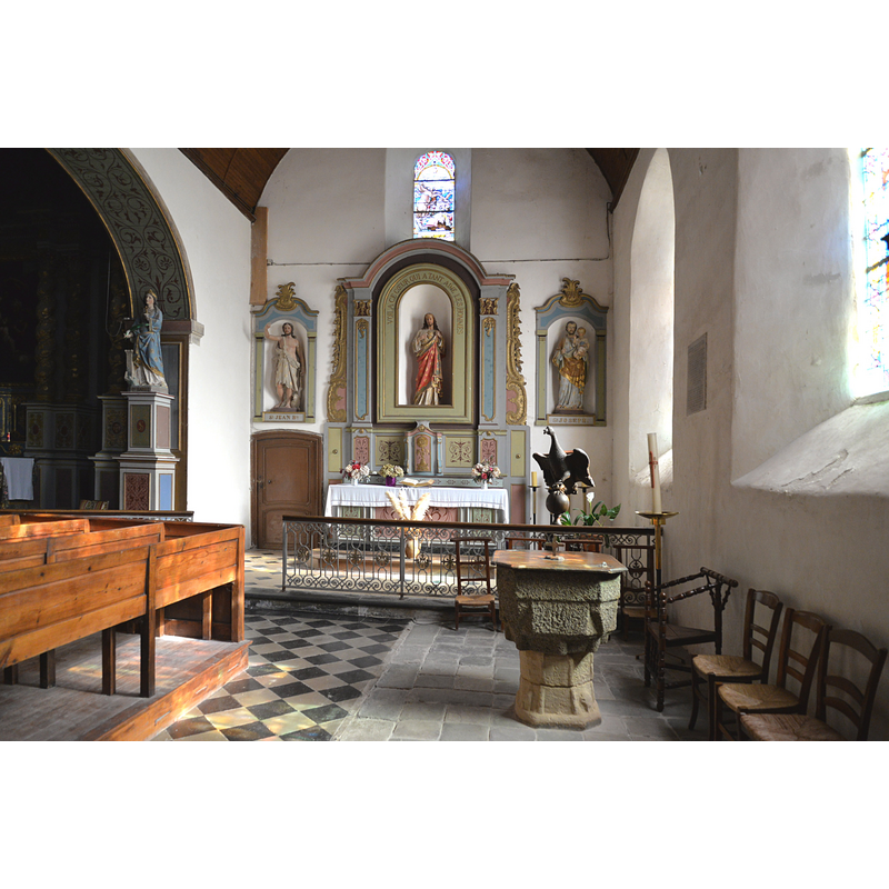 Source caption: "Chapelle latérale de l'église Saint-Pierre de Hambye"