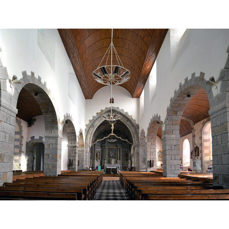 Source caption: "Nef de l'église Saint-Pierre de Hambye"