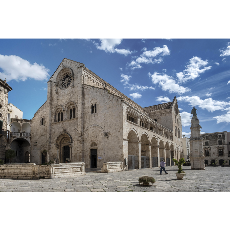 Source caption: "Piazza Cattedrale"
