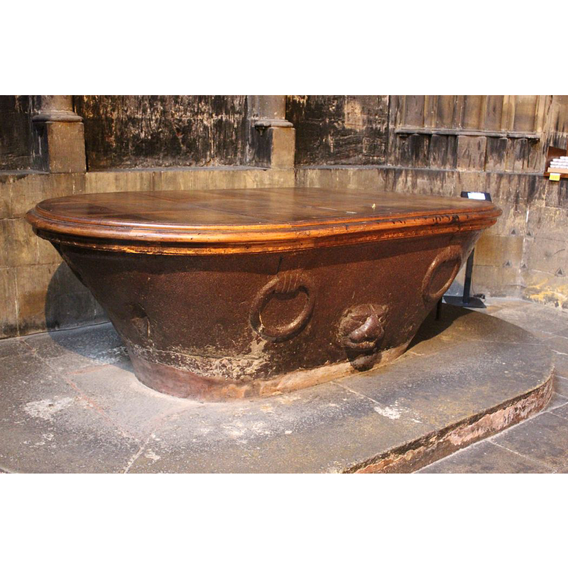 Source caption: "Fonts baptismaux (cuvette des fonts baptismaux)"