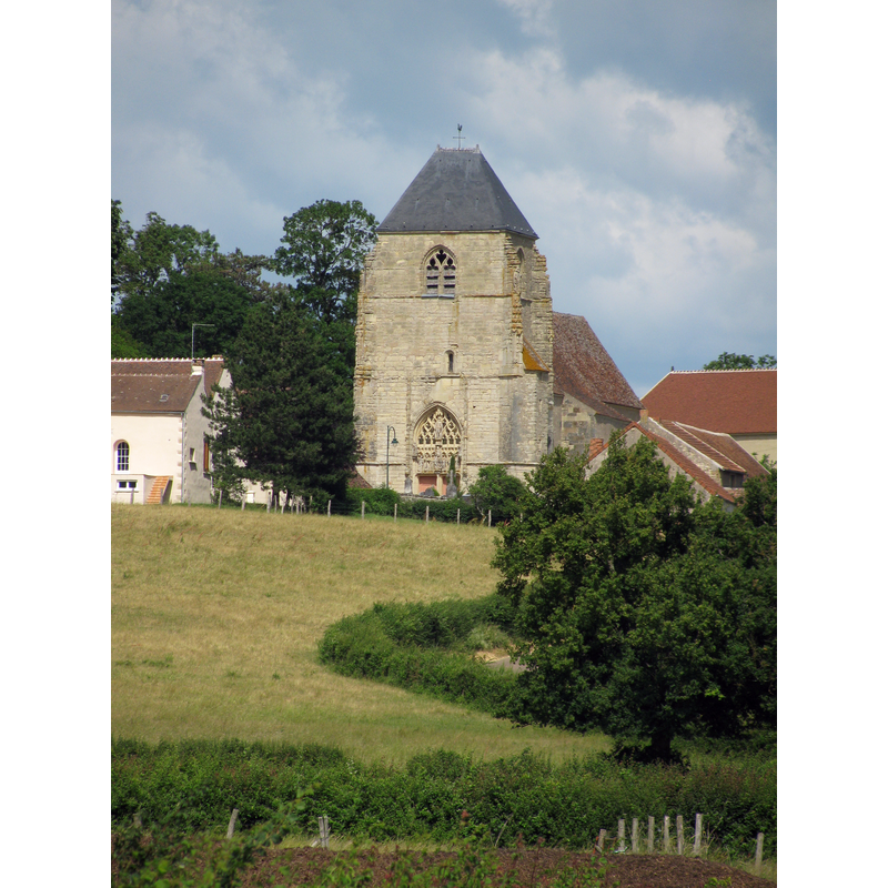 Source caption: "L'église Saint Hilaire de Challement."