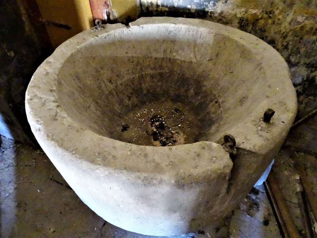 showing the damage where the missing anchoring was