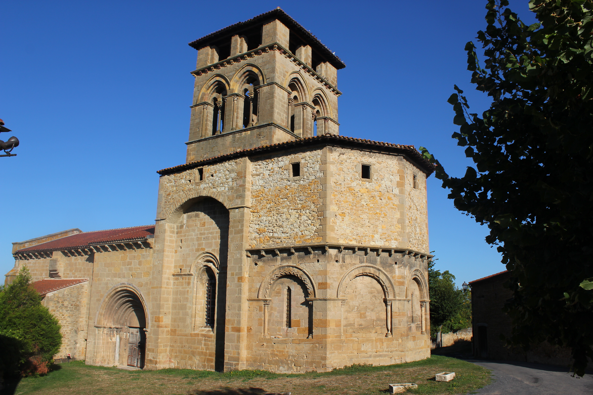 "Maillhat-Lamontgie -Puy de Dôme (63) Eglise romane"