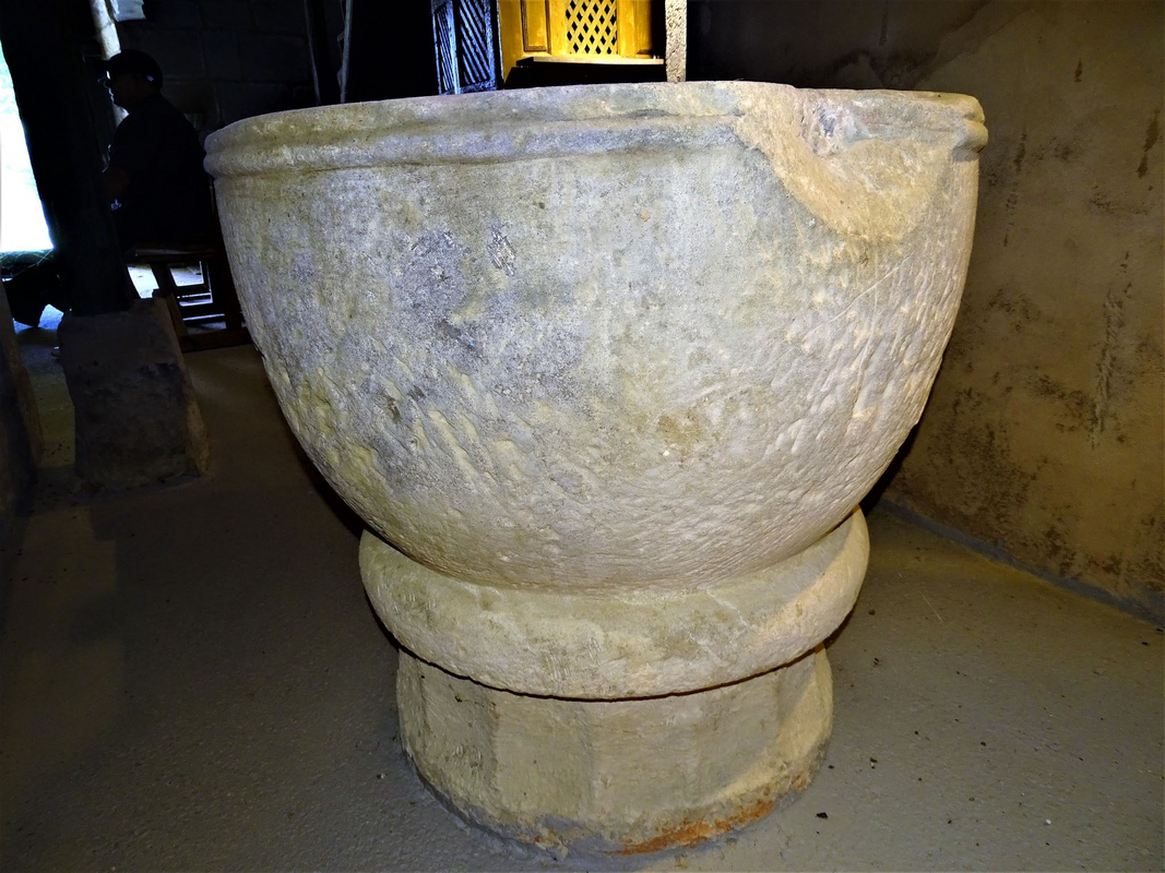 showing the damage to the upper rim area