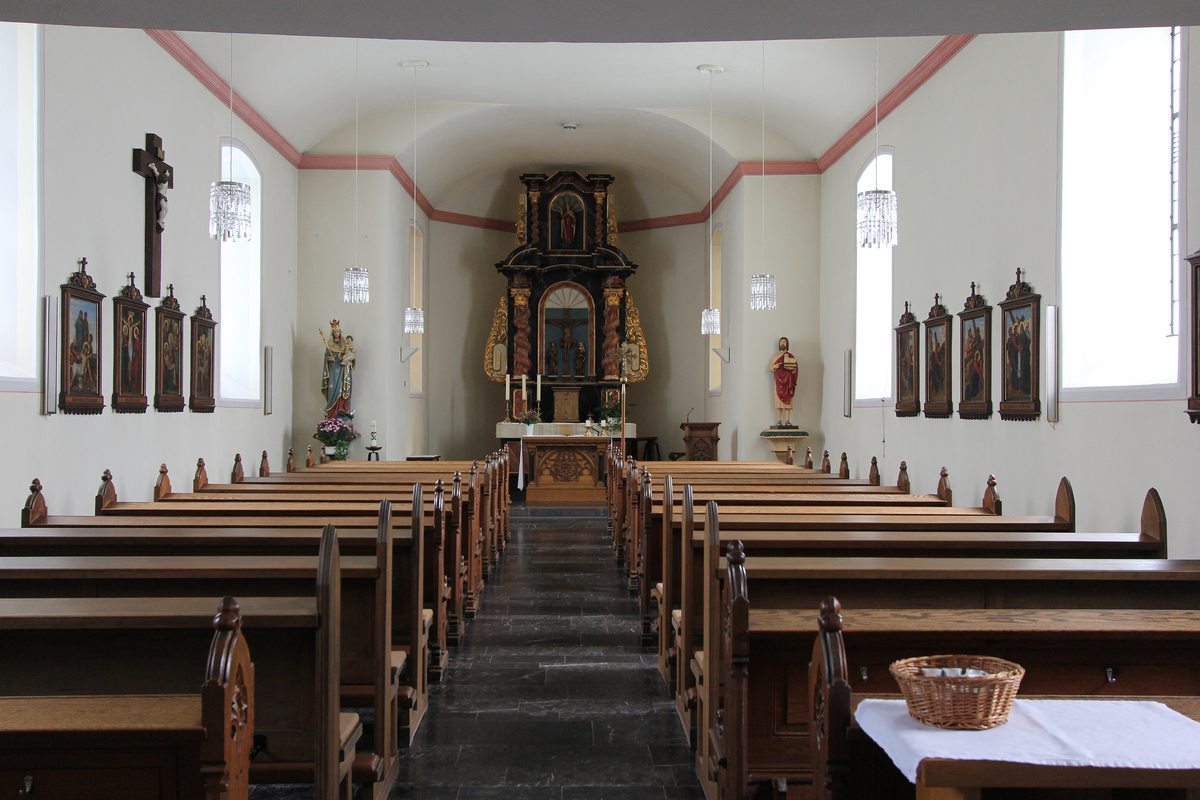 "Rheinbach OT Neukirchen, Neukirchener Str. 16, Katholische Pfarrkirche St. Margaretha, Innenraum"