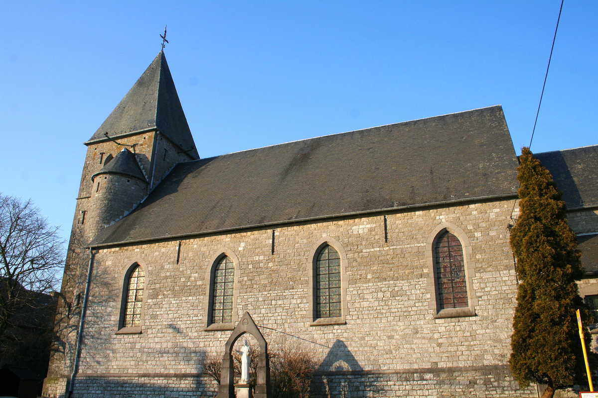 "Awagne (Belgique), l’église Sainte-Quentin (1900) / Awagne (Belgium), the Saint Quentin church (1900) / Awagne (België), de Sint-Quintinuskerk (1900) / Awagne (Bèljike), l’èglîje Sint-Kentin (1900)." -- the late-19thC church
