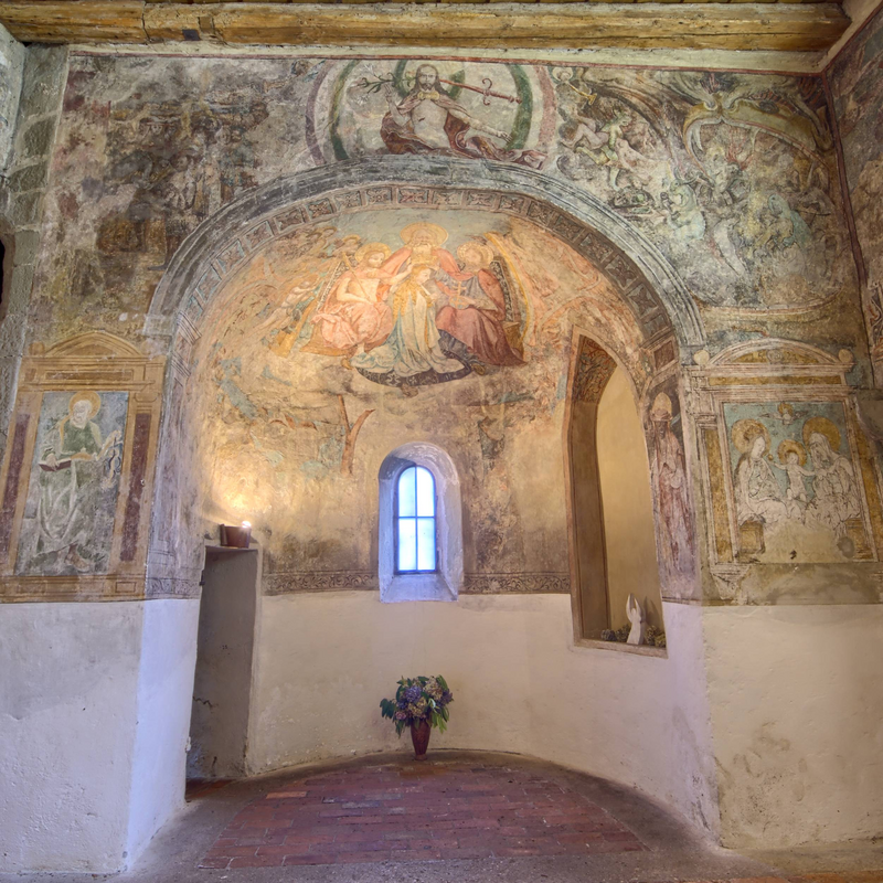 "Bilder von der Peterskirche in Lindau. Das Innere der Kirche, Hier sind die einzigen erhaltenen Wandmalereien von Hans Holbein dem Ältreren"