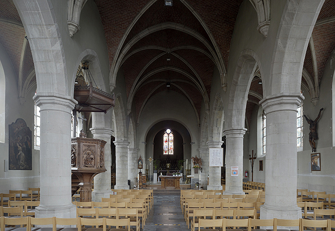 "Asper, parochiekerk Sint-Martinu. Gavere. Oost-Vlaanderen. Belgium. Interieur, het schip. Parish church (Parochiekerk Sint-Martinus). Interior. The nave."