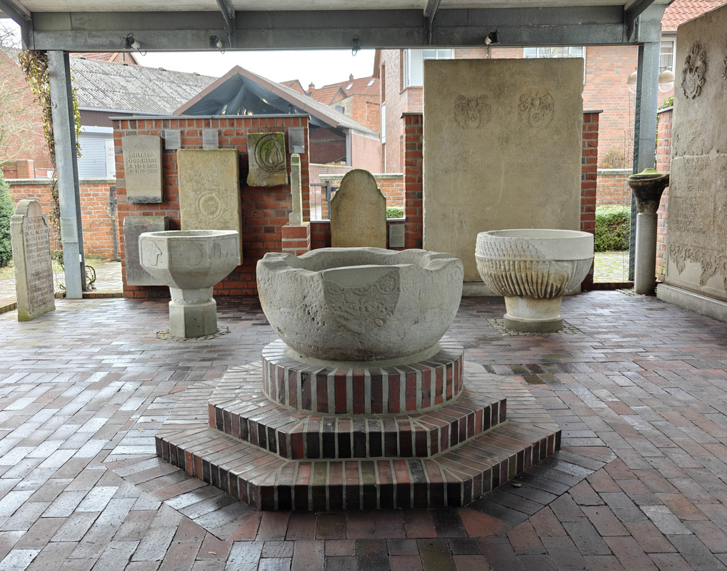 "Nienburg Lapidarium /  Лапидарий Нинбурга"