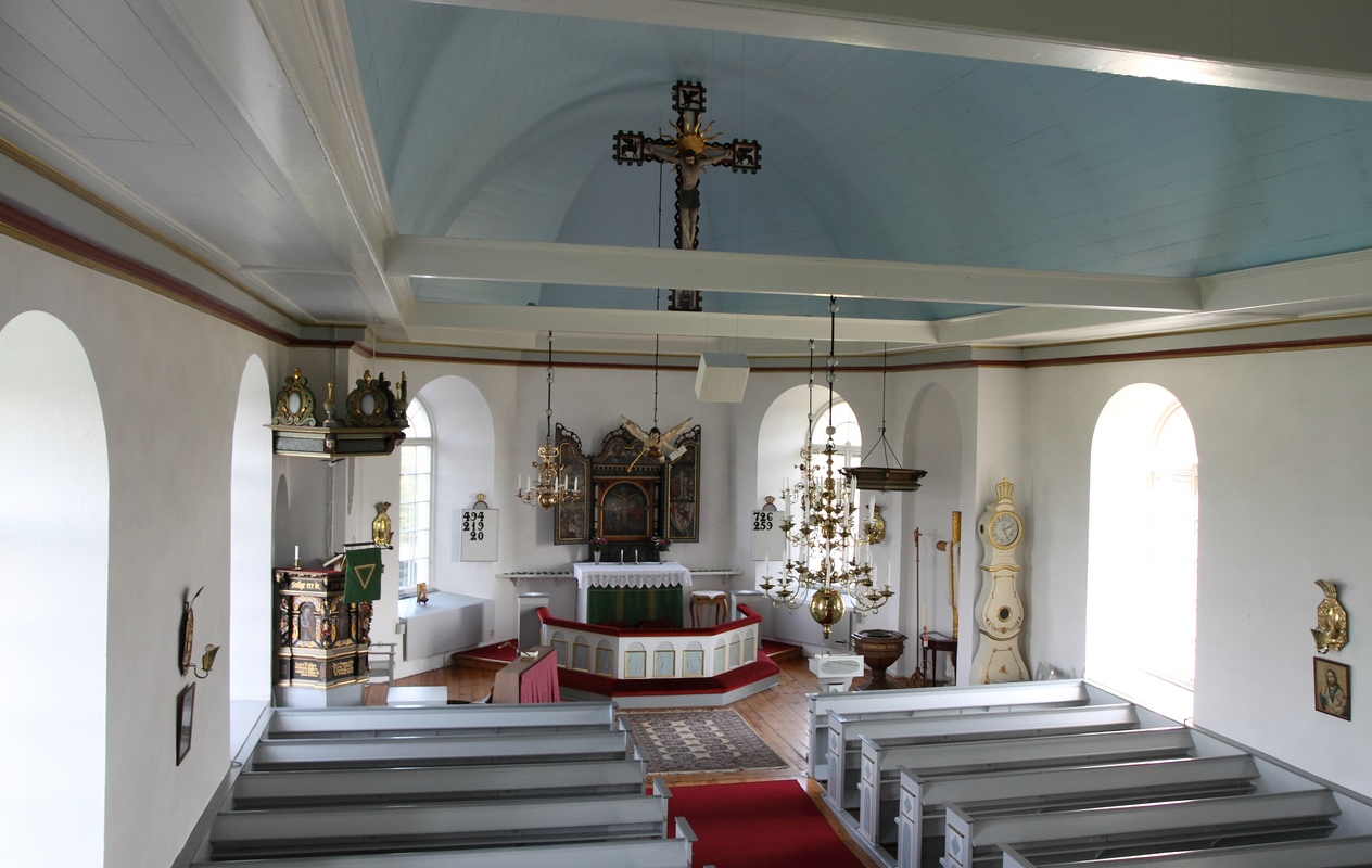 "Interiör i Stamnareds kyrka" -- showing the modern, 19thC font and cover in the chancel, right [south] side