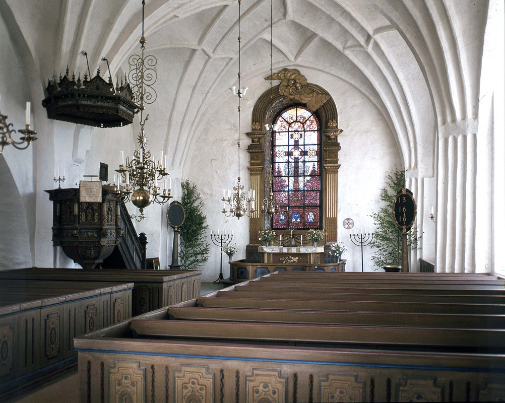 "Interiör av Torsångs kyrka."