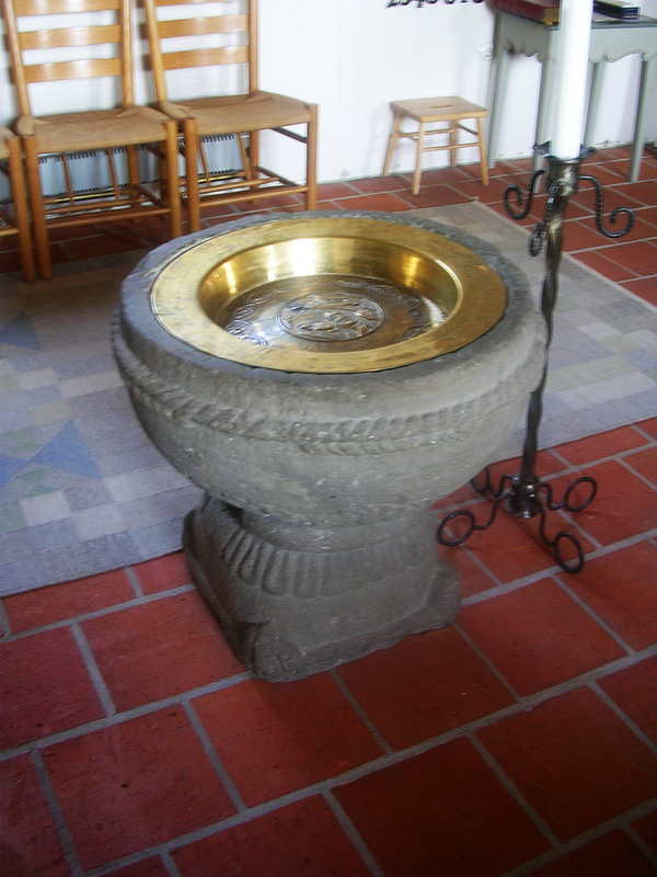 "Östra Sönnarslövs kyrka, dopfunt"