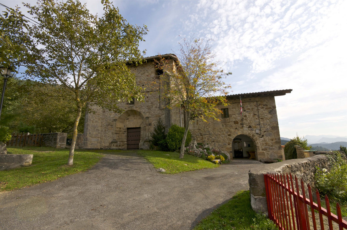 "Iglesia de San Millán en el barrio de Gantxaga"