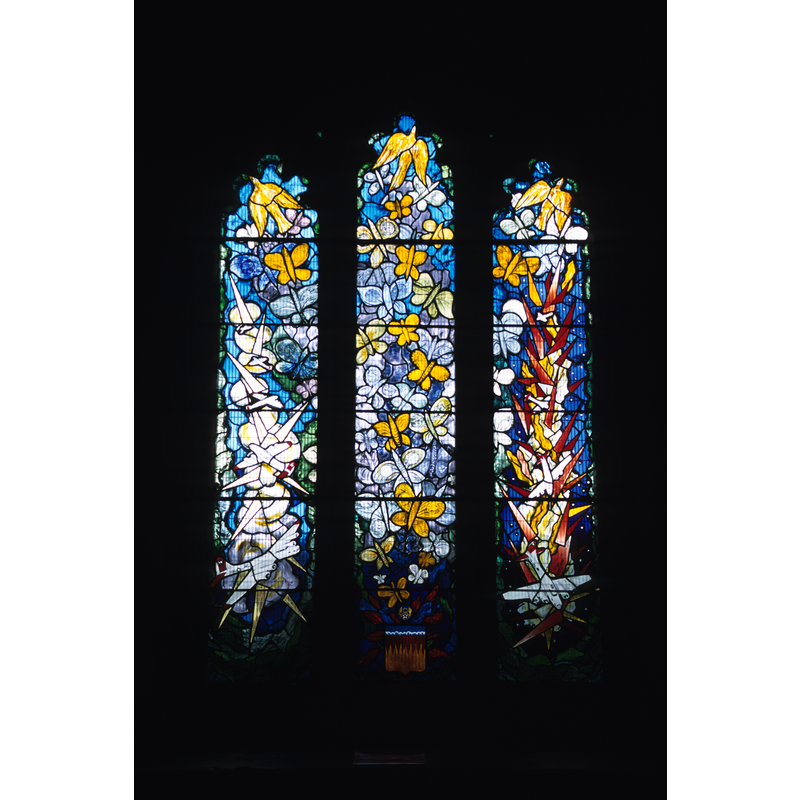by Patrick Reyntiens; installed in 2000