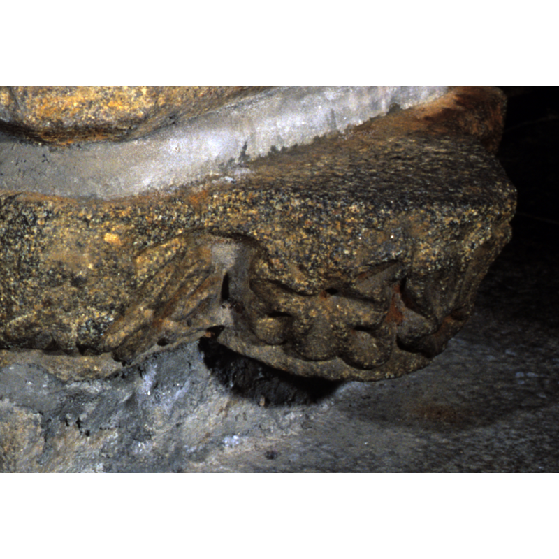 on one of the two 'marche-pieds'