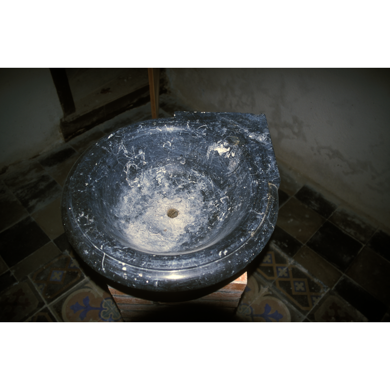the basin of the modern font