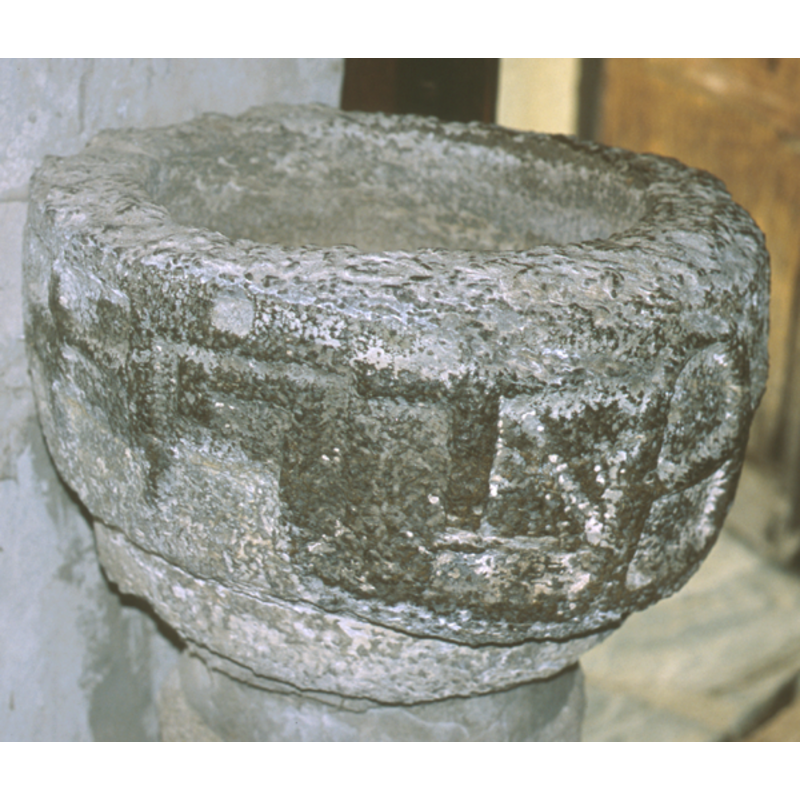 a capital T, or symply a geometric motif