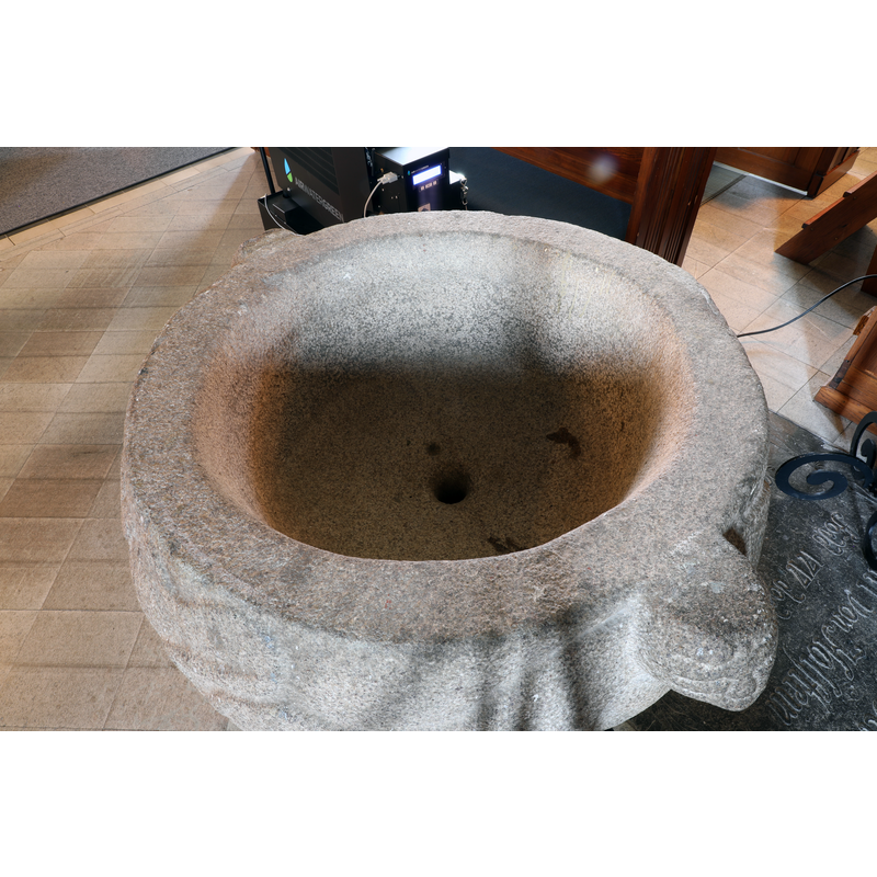showing the drain hole