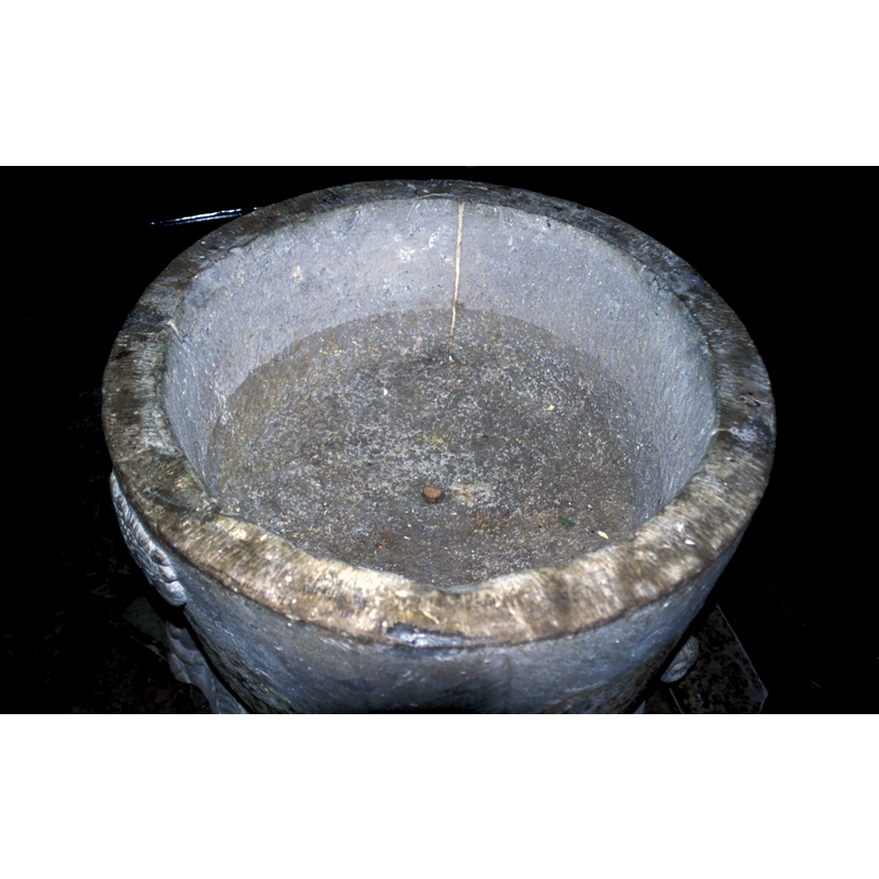 with the plugged centre drain