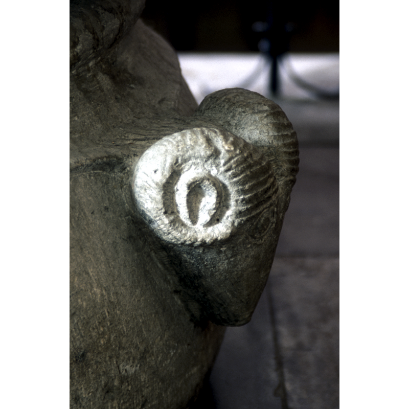 the depth of the carving can be appreciated here