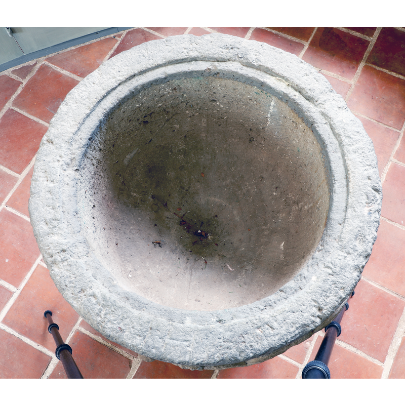 showing the interior and the tiny centre drain hole