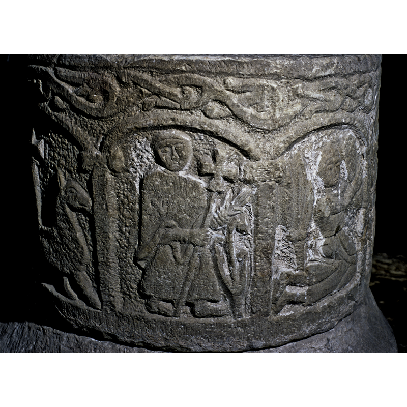 in one of the arches of the basin side