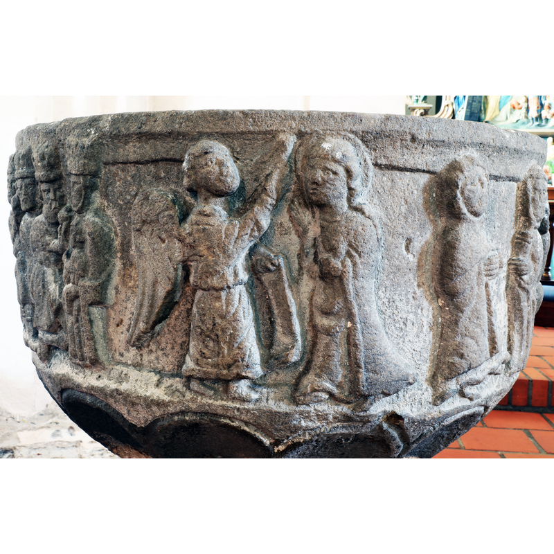 Adoration of the Magi -> Annunciation to Mary -> Visitation