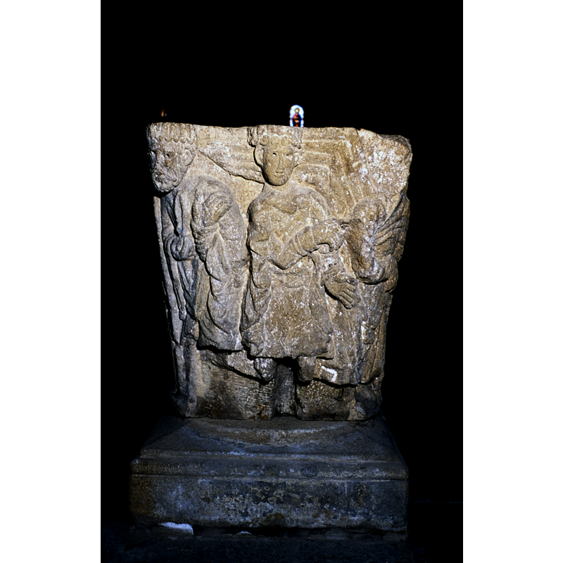 W side of the font