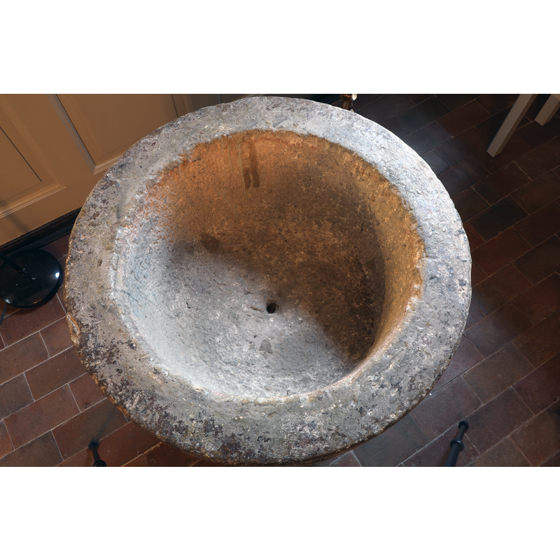 showing the drain hole