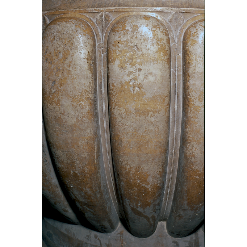 Broad ribs deeply carved