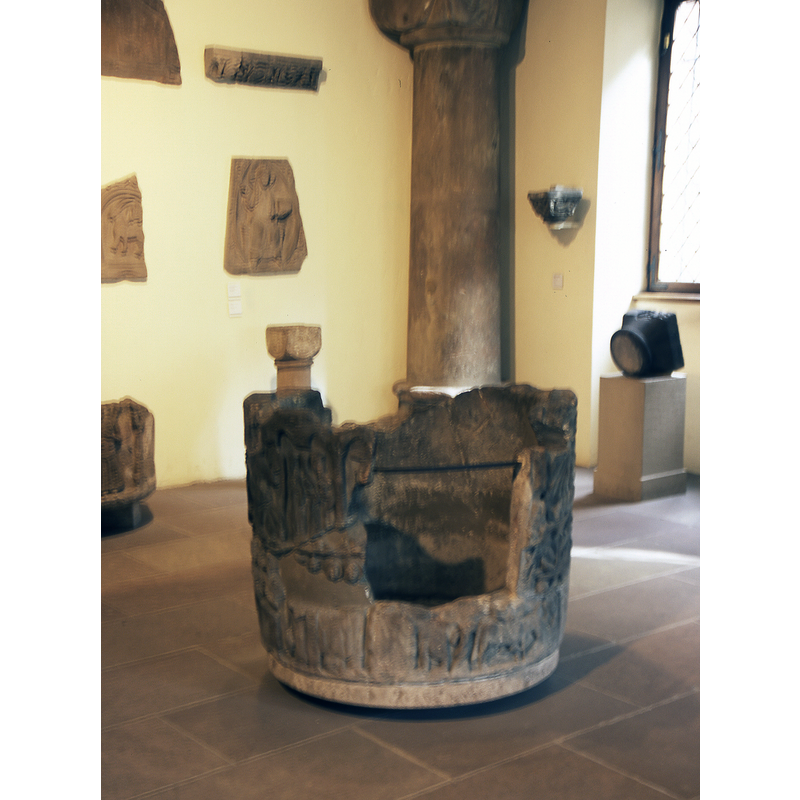 showing the large missing fragment