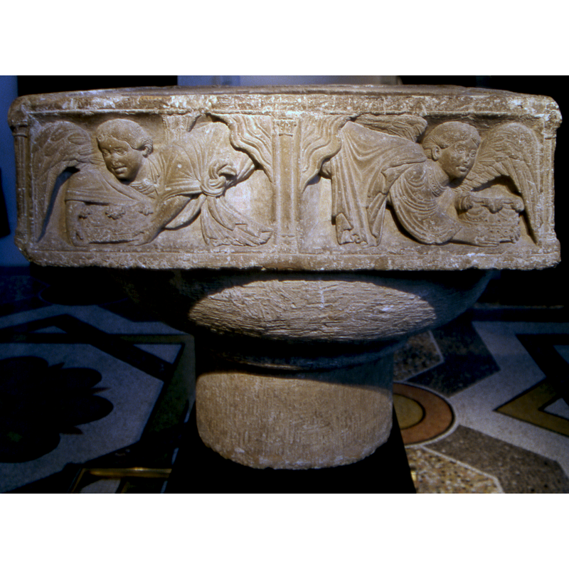 3/4 figure facing left
