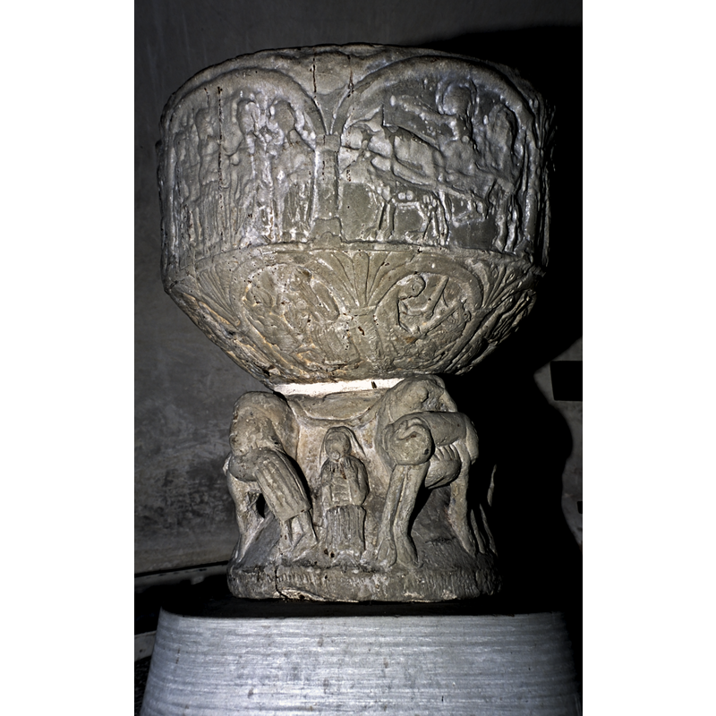 showing the relational position of the iconographical programmes on the basin, underbowl and base