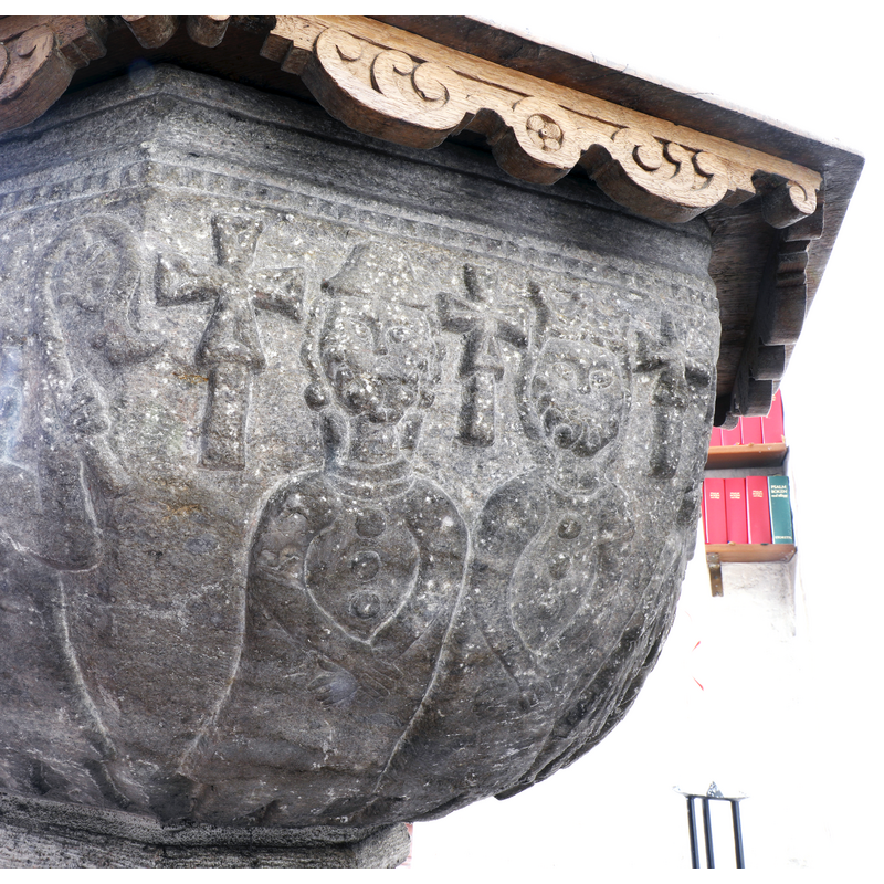 showing 2 figures: a cleric on the left, a crowned figure on the right; 3 processional crosses