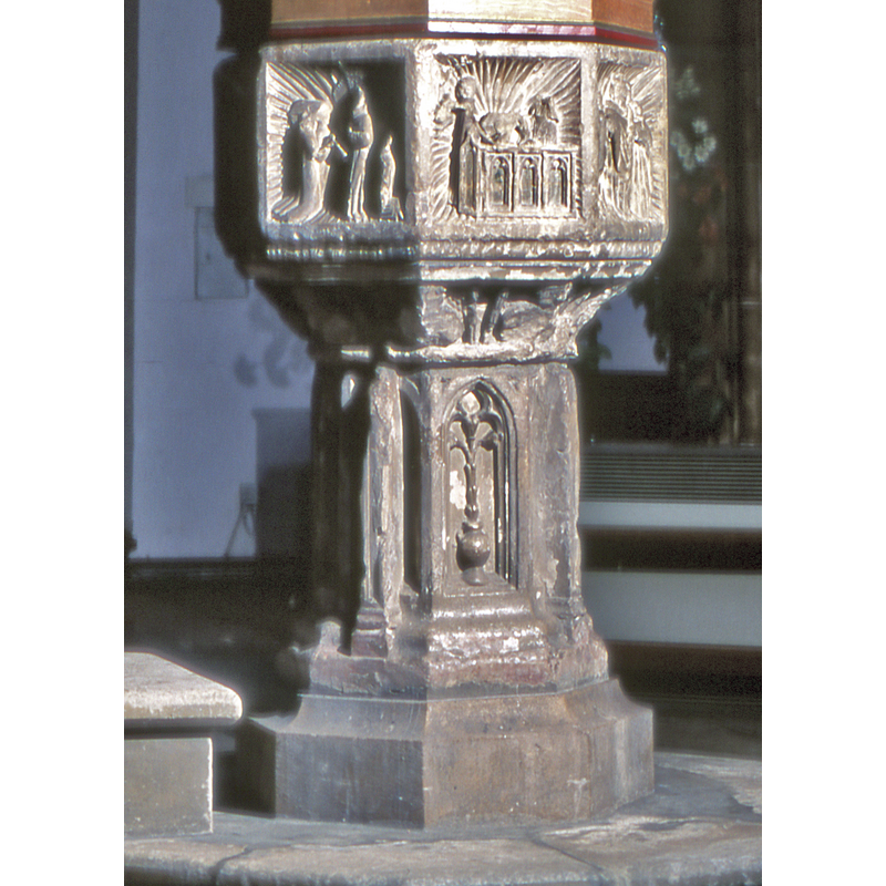 one on every other side of the pedestal base